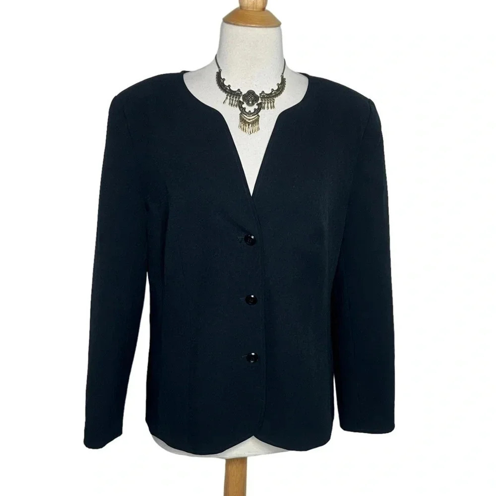 Liz Baker‎ 16 black polyester 3 button blazer